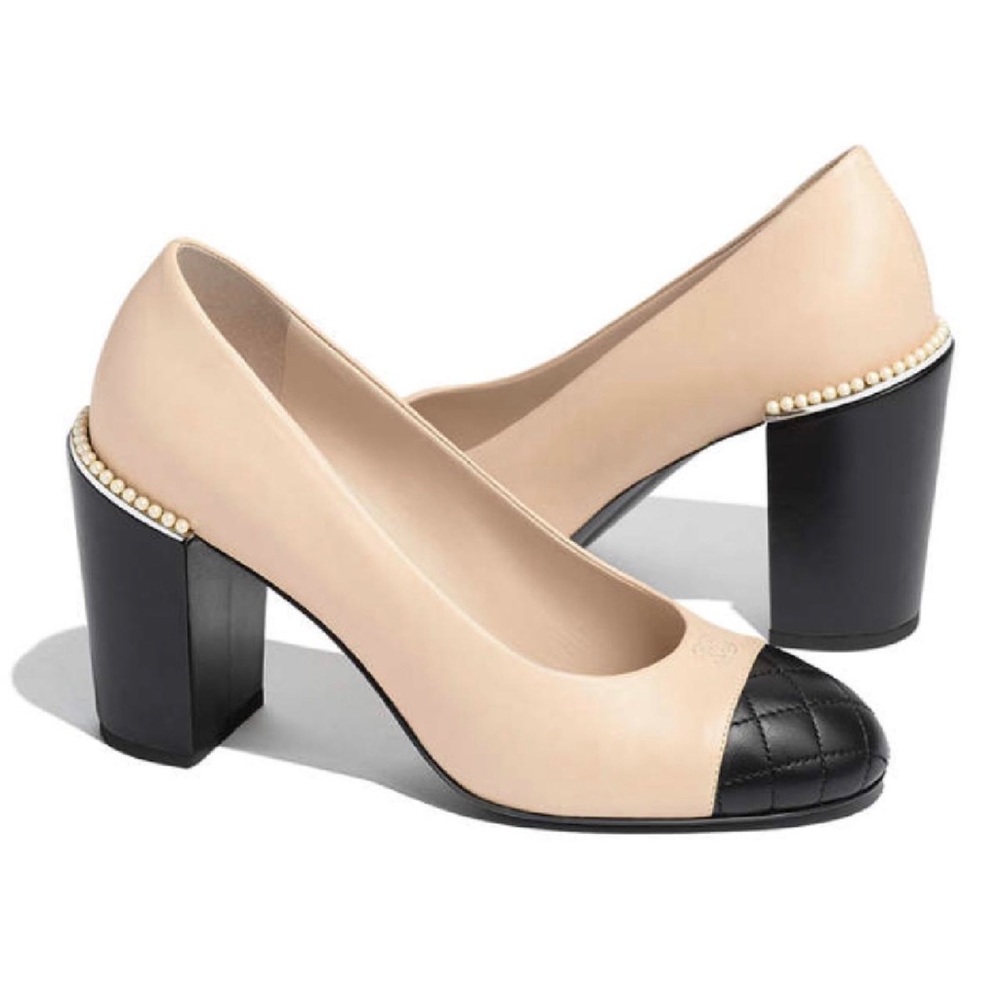 CHANEL classic pump beige/black